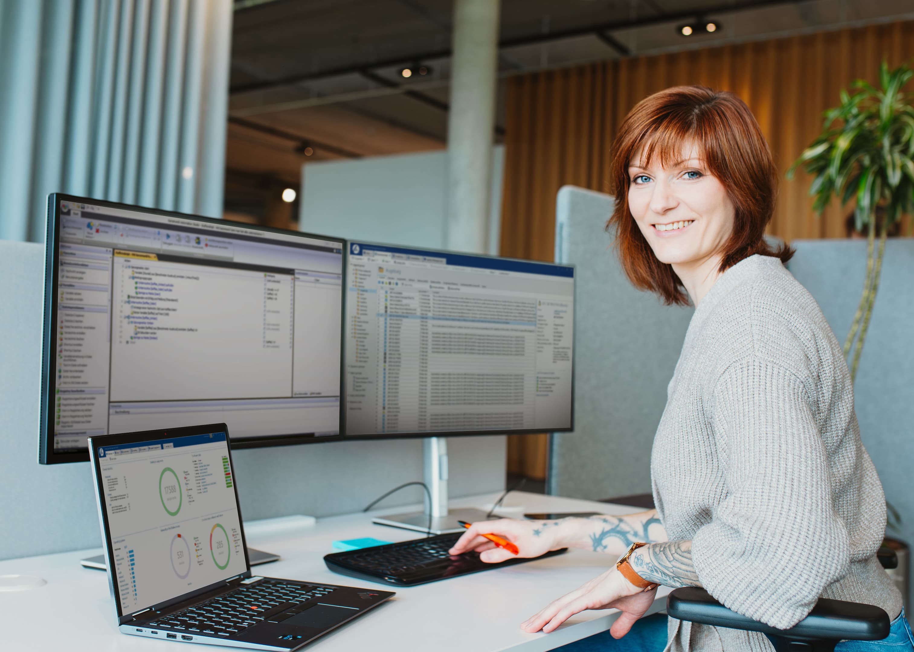 baramundi-Management-Suite-it-admin-working-at-dual-monitor-setup
