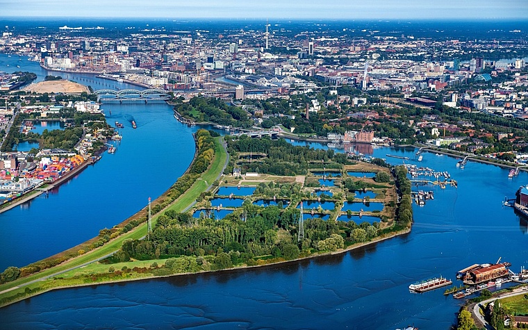 Industrie- Denkmal des Geländes der "Wasserkunst Elbinsel Kaltehofe" an der Billwerder Bucht in Hamburg, Deutschland Industrie- Denkmal des Geländes der "Wasserkunst Elbinsel Kaltehofe" an der Billwerder Bucht in Hamburg, Deutschland